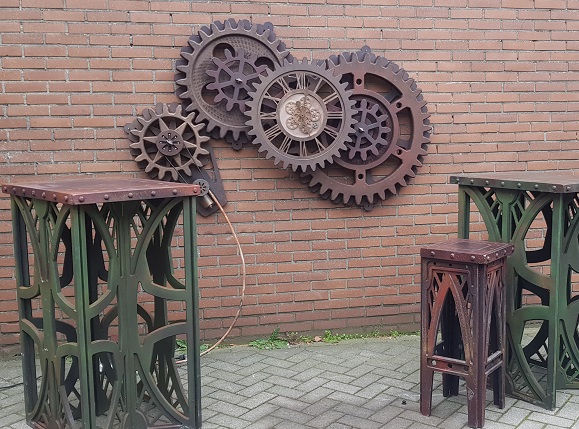grote-tandwielwand-grote-draaiende-tandwielen-decoratieklok