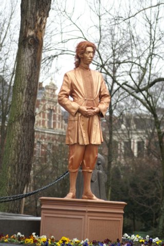 onthulling_standbeeldjoostvandenvondel_amsterdamgrootbeeldpresentatieeslevents7.jpg