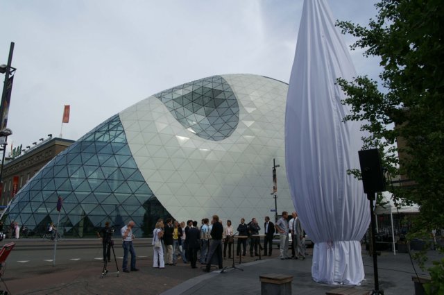 sculptuur_lichtdruppel_eindhoven_onthullingeslevents15.jpg