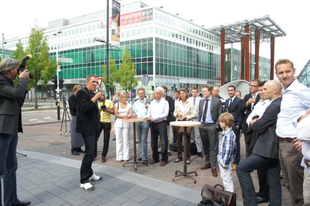 sculptuur_lichtdruppel_eindhoven_onthullingeslevents22.jpg