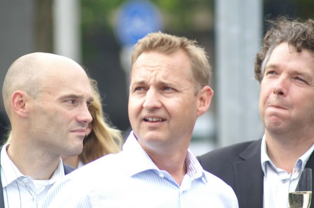 sculptuur_lichtdruppel_eindhoven_onthullingeslevents41.jpg