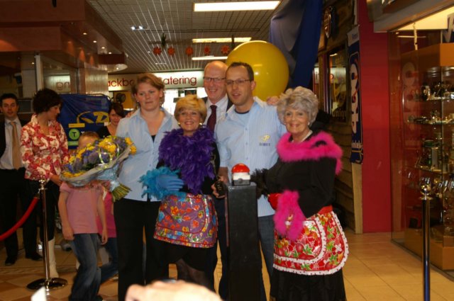 opening400eprimerawinkel_esl_eindhoven49.jpg